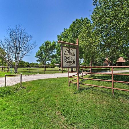 Texas Cabin On 130 Acres Walk To Lake Ray Roberts Collinsville Exterior foto